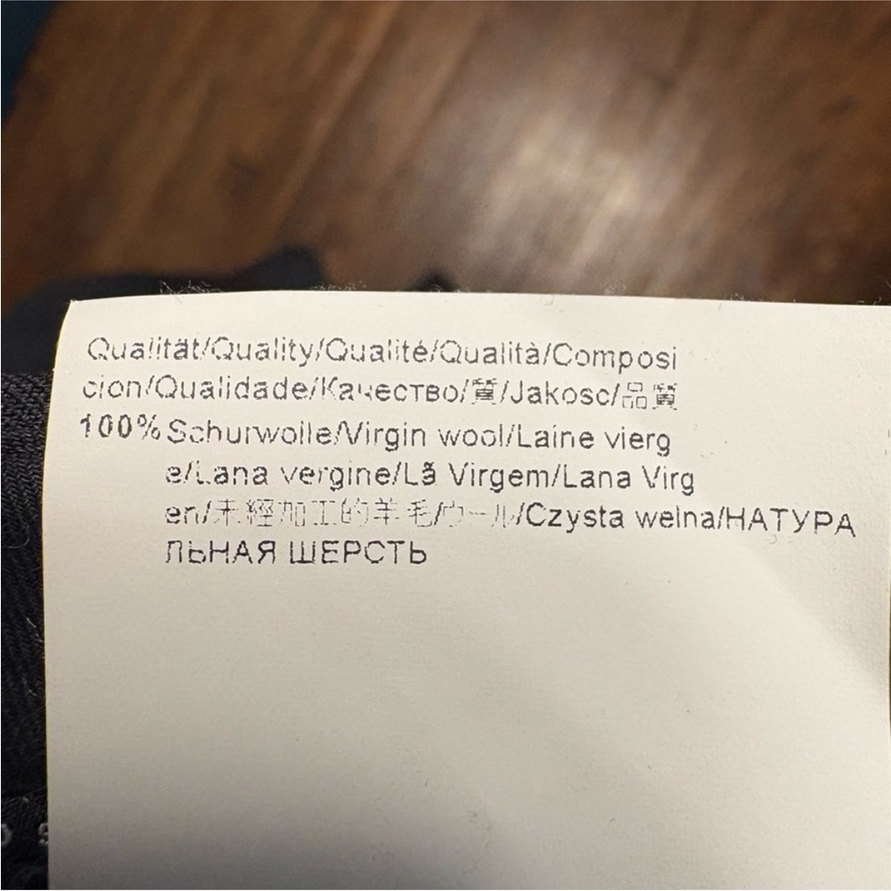 48L Hugo Boss Suit - Picture 12 of 12